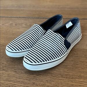 Tommy Bahama Slip-on Sneakers Blue White Stripe Size 7